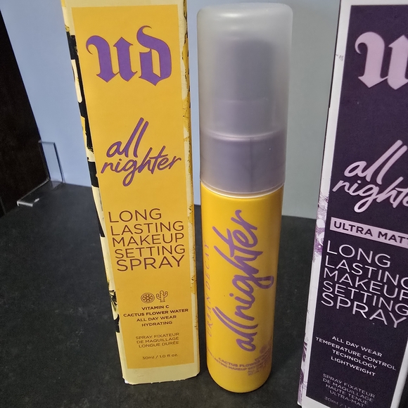 Urban Decay All Nighter Setting Spray Duo - Yellow and Purple - Picture 2 of 5